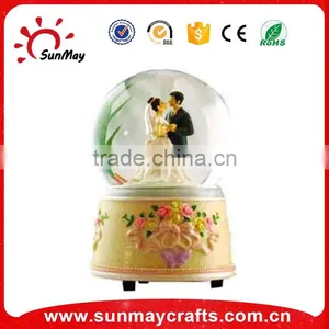 Polyresin Dancing Couples Souvenir Snow Globe thumbnail-1