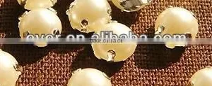Sew on Pearl thumbnail-1