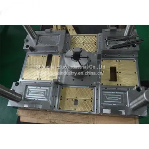 High Precision Plastic Mold thumbnail-1