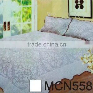 Quilt Bed Spread thumbnail-1
