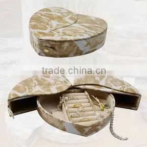 Unique Heart Leather Jewelry Box for Necklaces, Earings thumbnail-1