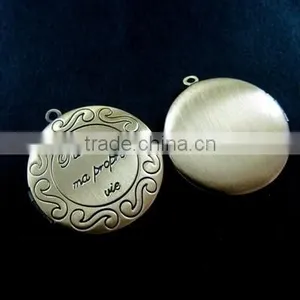 32mm Brass Bronze Vintage Antiqued French Plus Que ma Propre Vie Round Photo Locket Pendant 1111036 thumbnail-1