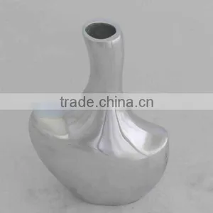 Home Decoration Bright Finish Recycled Aluminum Beautiful Vase thumbnail-1