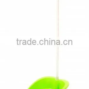 Dustpan With Handle thumbnail-1