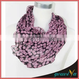 Curve Side Laciness Scarf thumbnail-1