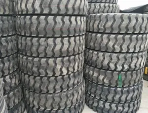 1100R20 Double-deck Truck Tyre thumbnail-4