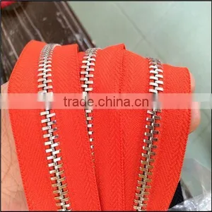Good Quality Handbag With NO.5 Flesh Red Metal Zippers With EU REACH SVC CARTIFIED thumbnail-3