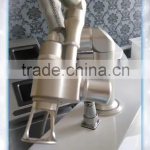 Skin Renewing Fractional Co2 Laser For Skin Rejuvenation Co2 Vaginal Vagina Cleaning Rejuvenation Fractional Laser Machine Scars Removal & Acne Treatment RF thumbnail-4