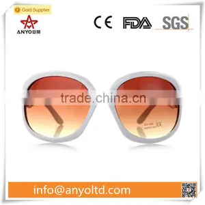 Plastic Brand Sunglass thumbnail-1