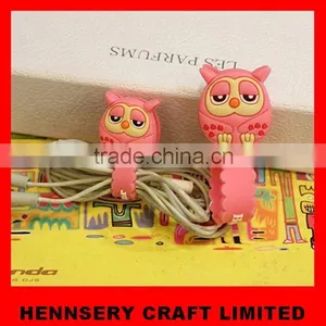 Customized Shape and Logo Soft Pvc Rubber Screen Cleaner and Cable Winder thumbnail-1