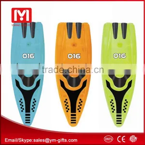 Mini rc Toy for Kids 3 Channel Cheap rc Boats thumbnail-2