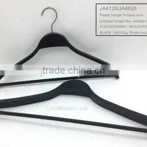 The HEAD 18mm Shoulder Thickness Laminated Like Clothes Plastic Hanger in Black With Grooved Bar Gas Empty Solid thumbnail-1