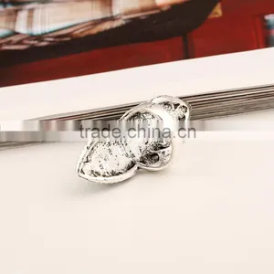 Silicone Wedding Ring Carving Fashion Jewelry thumbnail-3