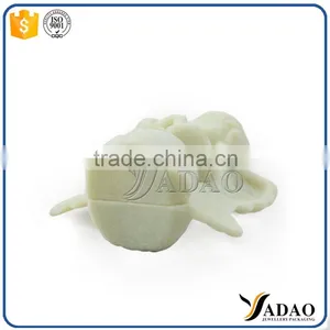China Factory Fashion Customized Flocking Plastic Jewelry Package Box thumbnail-3