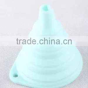Hanging Cooking Tool Folding Circular Silicone Funnel thumbnail-1