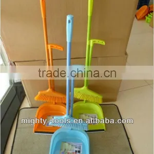 Broom and Dustpan Set thumbnail-1