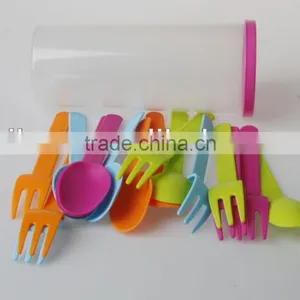 Plastic Airtight Cup With Cutlery Picnic Set thumbnail-2