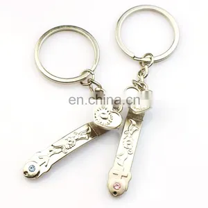 Hot Sell Costom Engraved Metal Keychains With Bag thumbnail-3