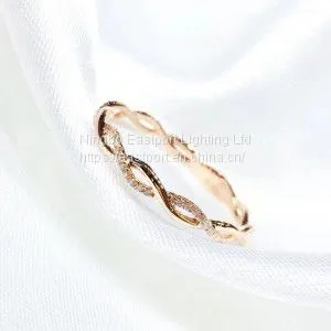 18K ROSE GOLD ENGAGEMENT RING WITH DIAMONDS thumbnail-1