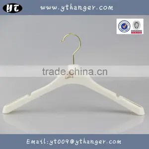 HA6894 Sale Plastic Clothes Hangers White Antislip Jacket Hanger thumbnail-2