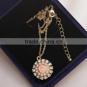 Sexy Women Jewelry High Quality Diamond Necklace With Flower Pendant Single Necklace thumbnail-4