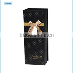 Luxury Gift Packaging Box With Megnet Closure and Customized Design thumbnail-2