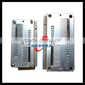 Injection Plastic Hair Bush Comb Mould in Taizhou thumbnail-5