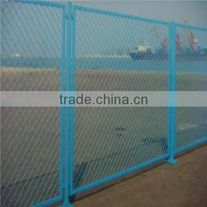 Made In China Anping Perimeter Fence/Chain Link Fence Top Barbed Wire/cyclone Fence thumbnail-5