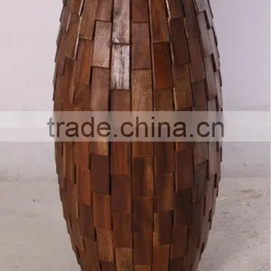 Wood Overlap Planter thumbnail-3