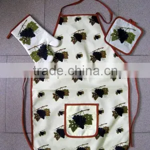 Vintage Apron Pattern With Oven Mitts and Potholders thumbnail-1