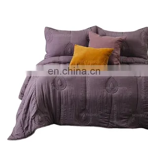 Wholesale Polyester Solid Embossed Embroidery Bedspreads Quilt Set thumbnail-2