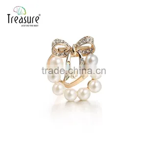 Fashion 2016 Golden Alloy Pearl and Rhinestone Cute Bowknot Brooch Jewelry thumbnail-3