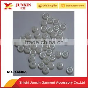 High Quality White Shell Buttons Shirt Buttons thumbnail-1