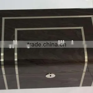 Wooden Cigar Box thumbnail-1