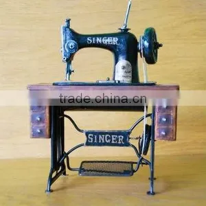 Miniature Sewing Machines thumbnail-1