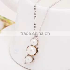 New Design Fashion Gold Valentine's Gift Pearl Peanut Pendant Necklace thumbnail-4