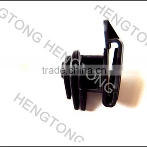 Polytape Insulator For Wood Post Electric Fence thumbnail-4