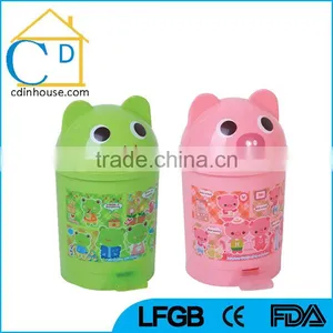 Plastic Foot Pedal Garbage Bin Home Kitchen Use thumbnail-3
