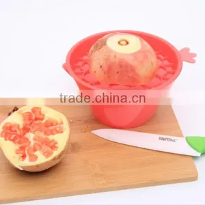 Hot Sale Stock BPA FREE Product Silica Gel Cap PP Fruit Peeler for Kitchen thumbnail-2