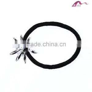 Wholesale Elegant Korean Style Girls Big Pearl Decorative Crystal Flower Elastic Hair Band For Pony Tail Rubber Rope thumbnail-3