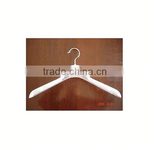 Durable Plastic Hanger thumbnail-5