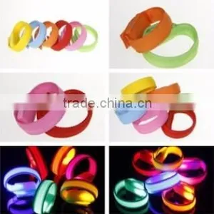 Yiwu Wholesale Low Price Profitional Gift Colorful Fashion Customized Nylon LED Flash Wristband thumbnail-3