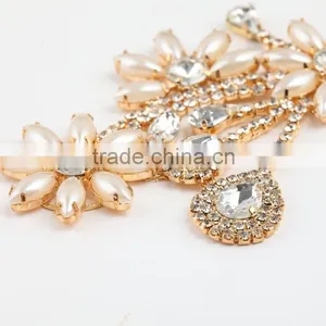 Wholesale New Style Gracious and Elegant Plastic Pearl Rhinestone Lace for Overall Decoration thumbnail-5