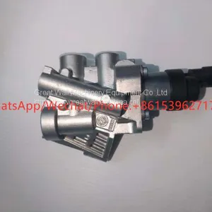 Volvo Fuel Regulator 20405723 Volvo Parts 21060258 21638691 thumbnail-1
