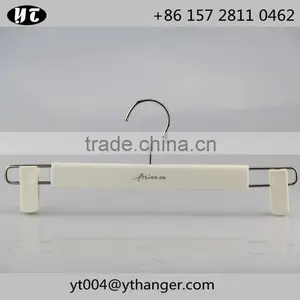 Matched Set Plastic Hanger White Hanger and Pants Hanger thumbnail-3