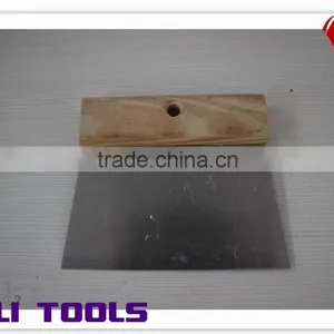 Carbon Steel Blade Scraper With Wooden Handle thumbnail-2