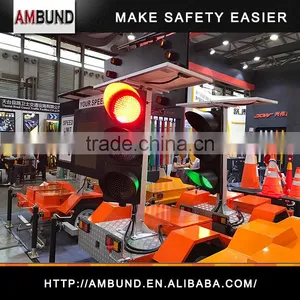 Portable Red Yellow Green Color Led Solar Traffic Signal Light thumbnail-1