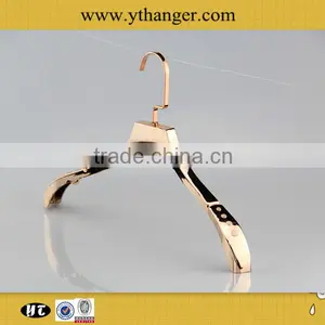 Hot Sale Shiny Plastic Hanger for Clothes Supplier's Choice thumbnail-1
