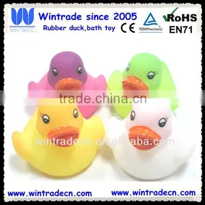 Baby Bath Duck Water Color Change Toy thumbnail-1