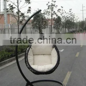Rattan Hanging Egg Chair thumbnail-5